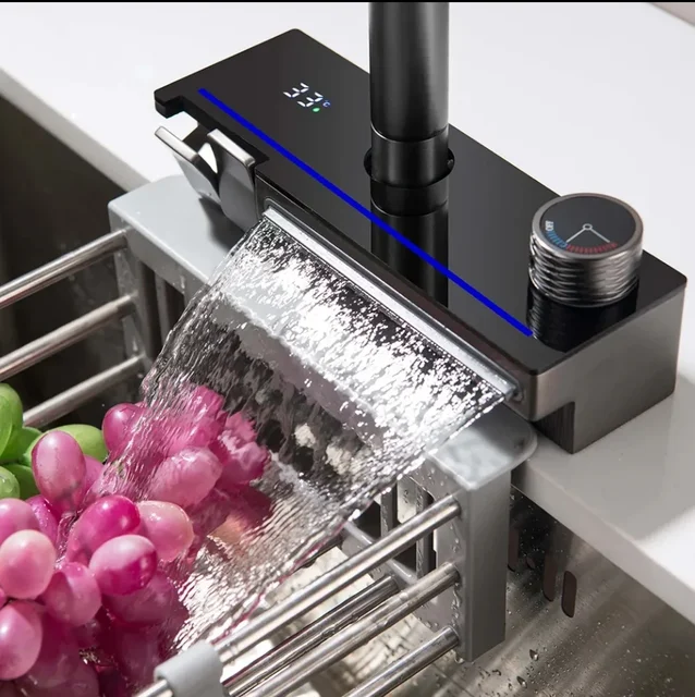 ก๊อกน้ำห้องครัวแบบดิจิตอลทรงเปียโน วัสดุทองเหลือง ดีไซน์ทันสมัย แบบก้านโยกเดี่ยว หัวฉีดโค้งสูง พร้อมหัวฉีดแบบดึงลงและไฟ LED 1