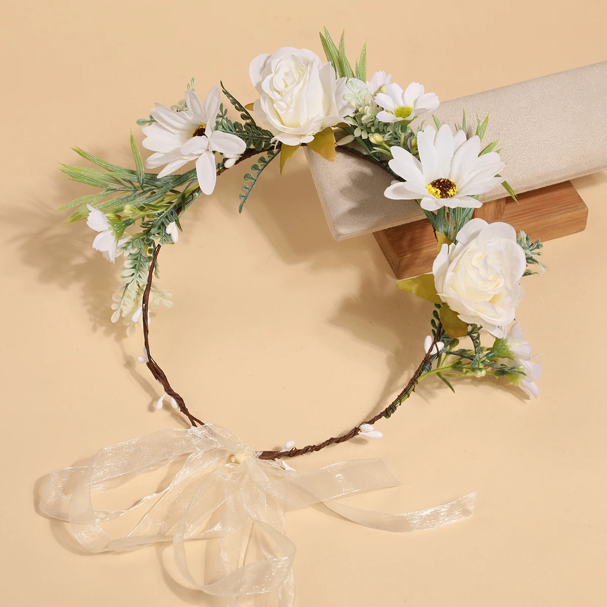 Einfaches und Modisches Ätherisches Künstliches Blumen-Haarband mit Frischen Gänseblümchen und Rosen Foto Hochzeit Urlaub Feenblume W – Detail 5