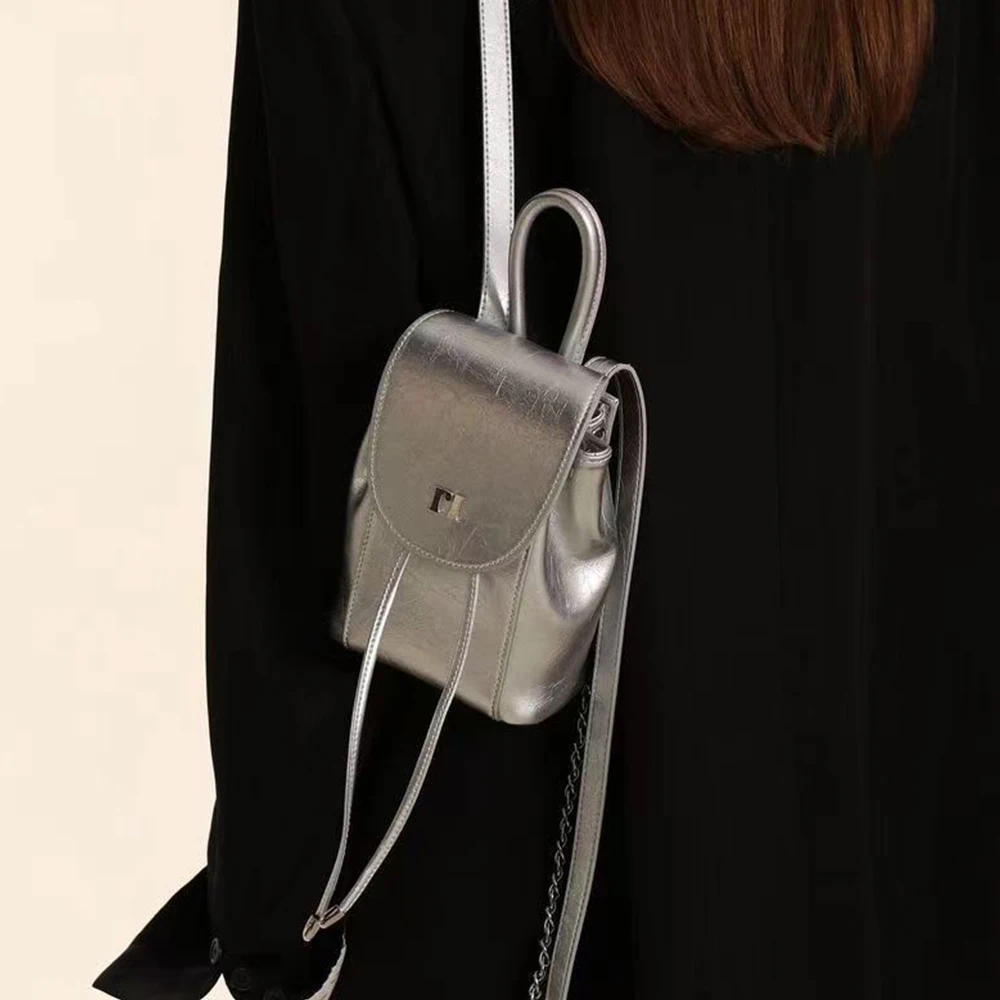 

Metallic Silver Backpack Women Chains Shoulder Bag Mini Designer Backpack Fashion Drawstring Bags for Women 2023 Ladies Book Bag