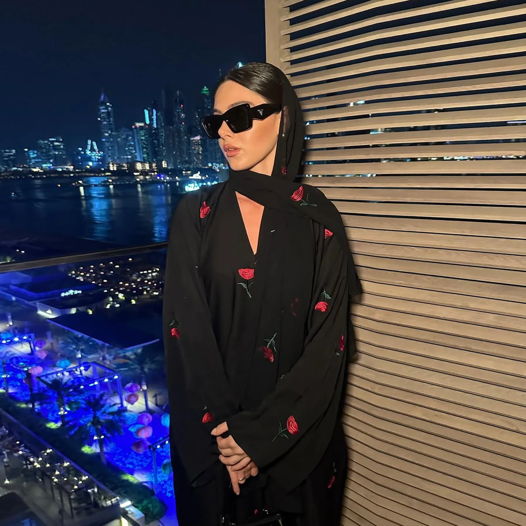 سترة مطرزة بالزهور في الشرق الأوسط للنساء المسلمات عيد دبي فستان عباية متواضع مع حجاب إسلامي جلابية تركية