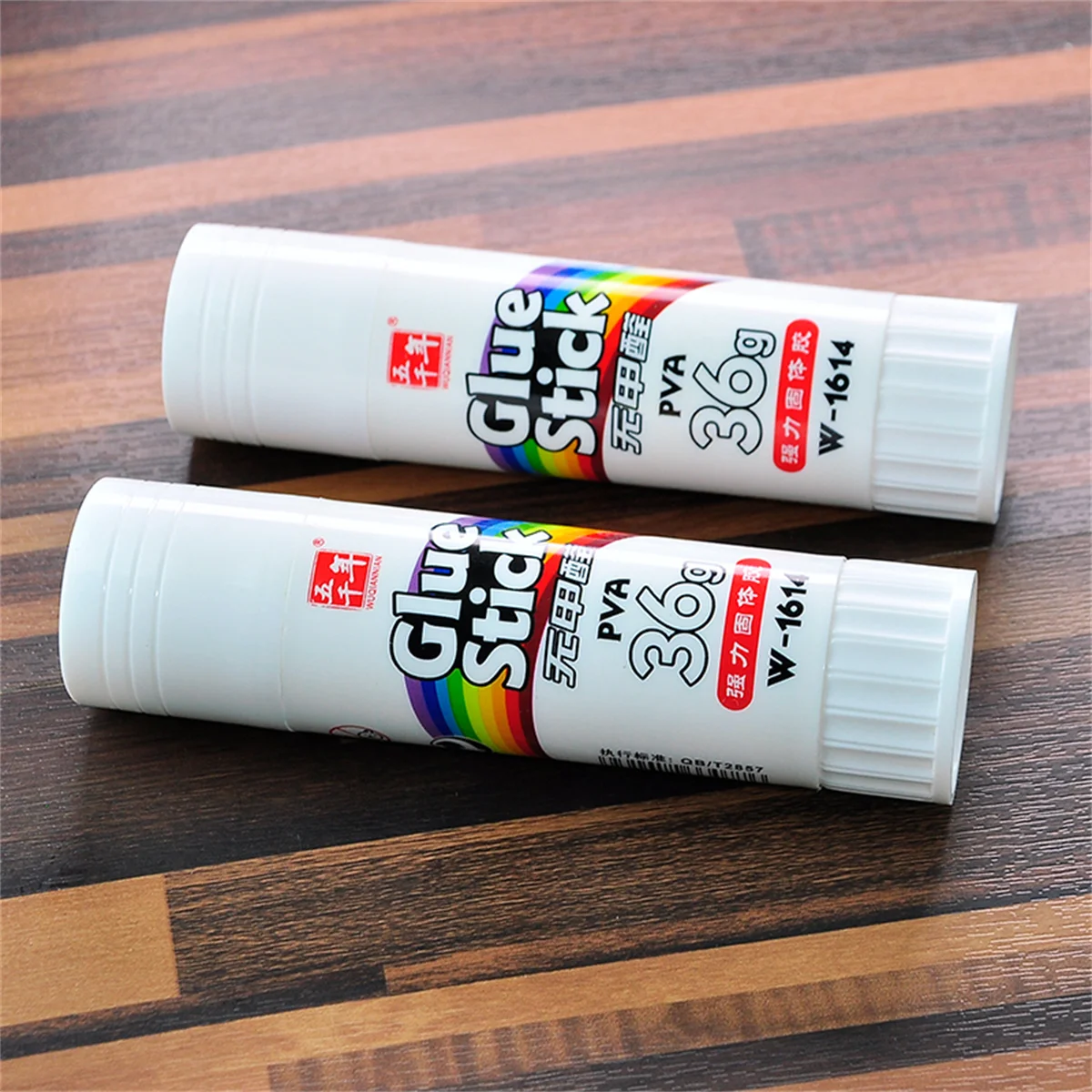 9g Glue sticks Solid School glue High Efficiency Adhesion for Office&Scrapbooking Essentials Perfect for Crafts Long Lasting 4