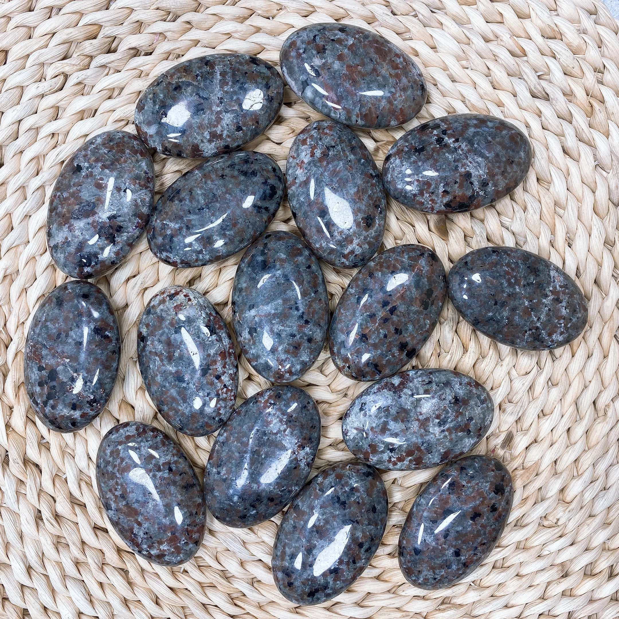 Natural Yooperlite Stone Hot Compress Massage Palm Stone Crystal Health Reiki Healing Fingertip Toy Home Decor Powerful Gift 4