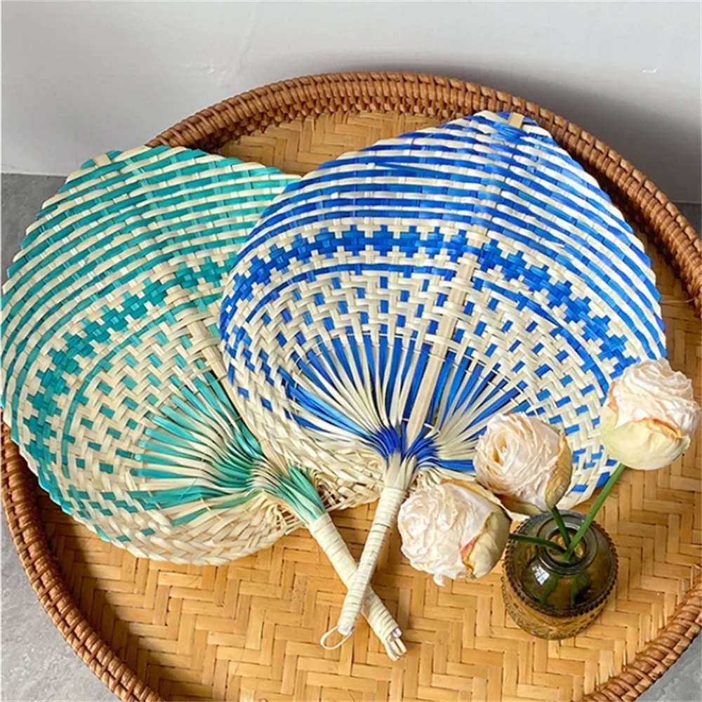 Hand fan Colorful Handmade Fan Chinese Style Heart Shaped Straw Bamboo Woven Fan Summer Anti-Mosquito Cooler Home Decor Pendants