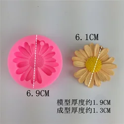 Sunflower Daisy Silicone Mold for DIY Aromatherapy and Home Crafts (B-With Hole)