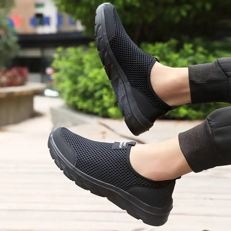 Classic Men's Breathable Mesh Casual Running Sneakers