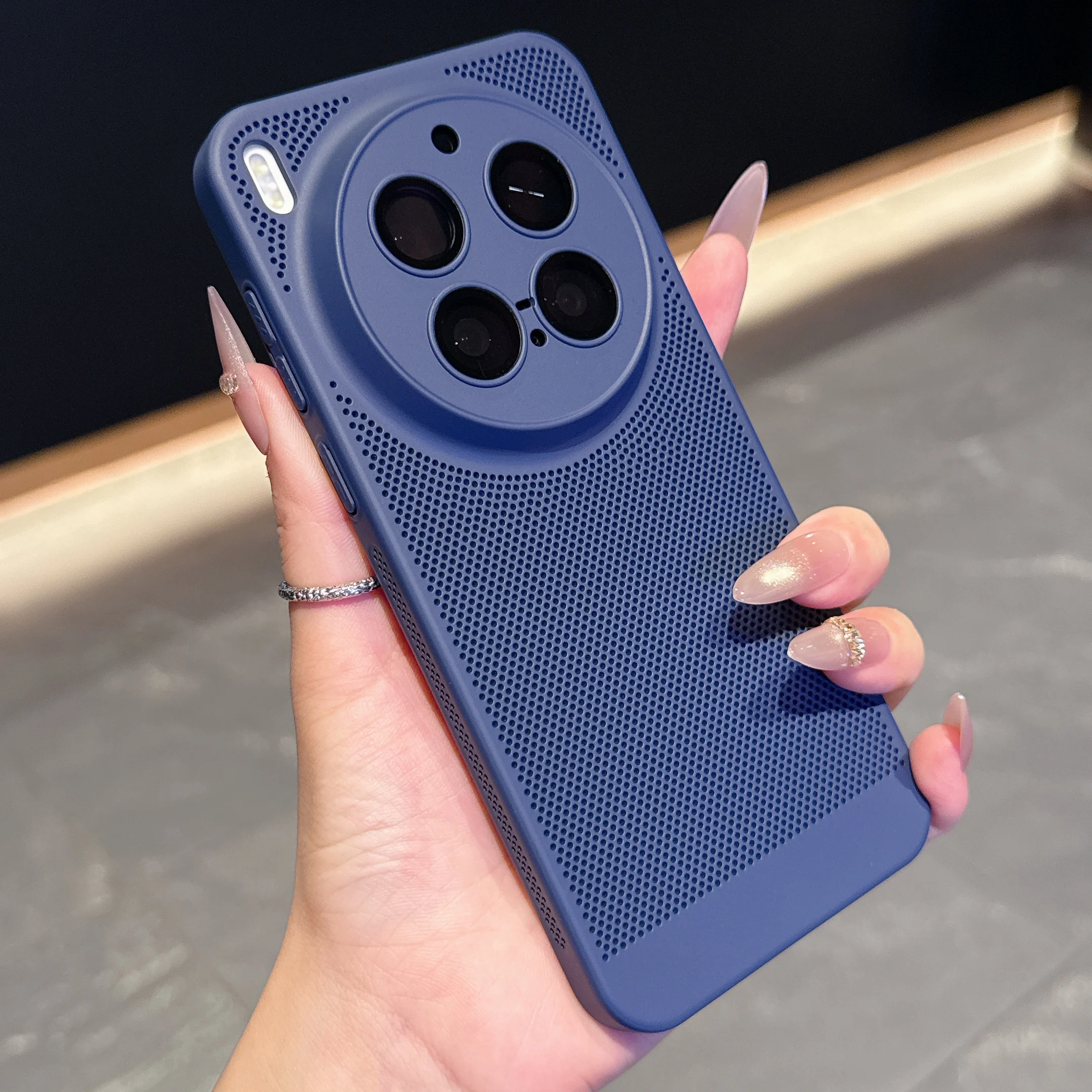 Breathable Mesh Cooling Heat Dissipation Matte PC Case with Glass Lens Protection