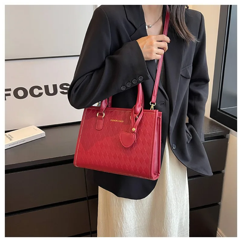 

2023 Trendy Fashion New Women's Bag Urban Beauty Crossbody Bag Exquisite Texture Handbag Large Capacity Shoulder Bag Tote Bag