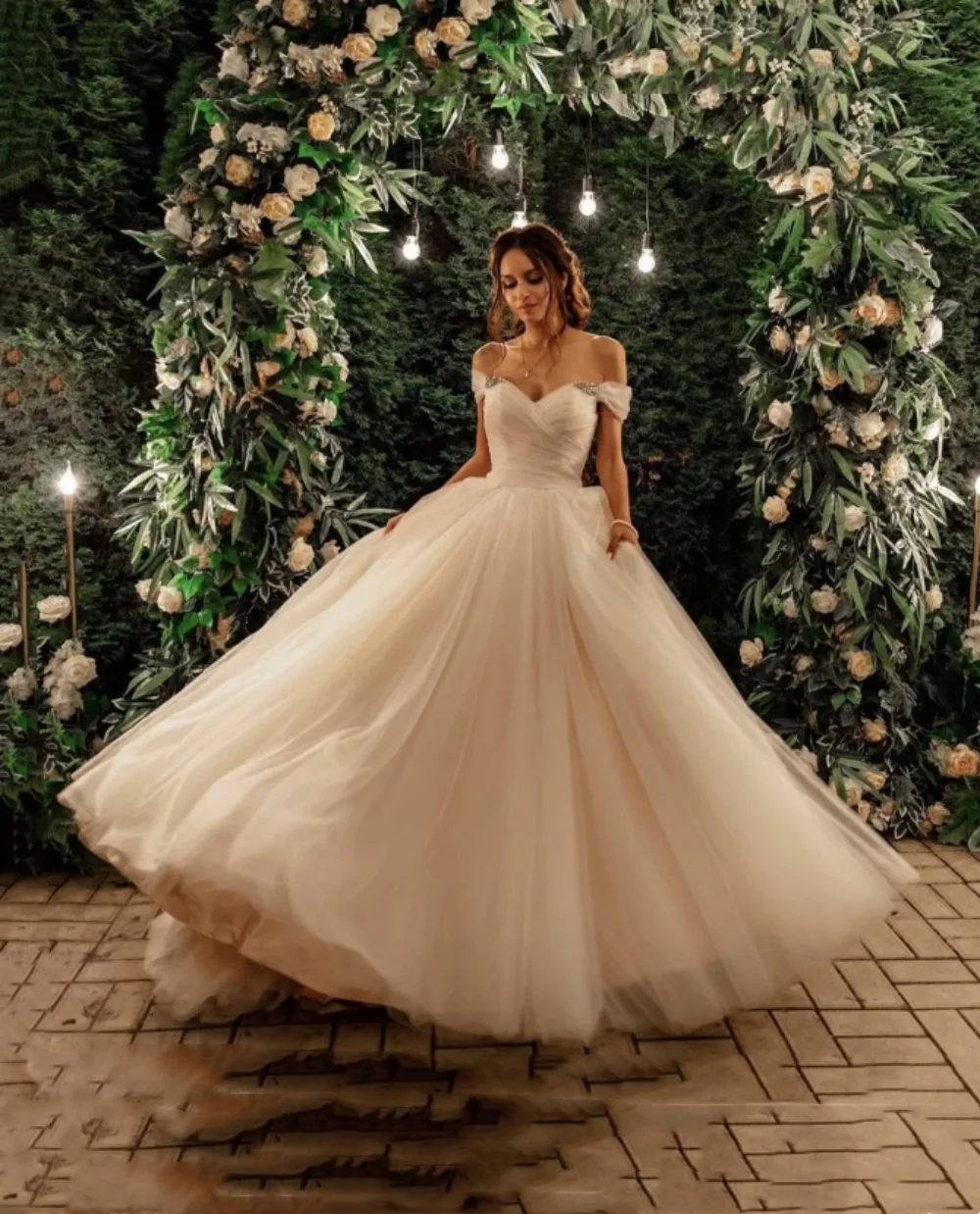 

Simple A-Line Wedding Dresses 2024 Off Shoulder Bridal Gowns Sweep Train Tulle Beaded Pleats Custom Plus Size Robes de mariée