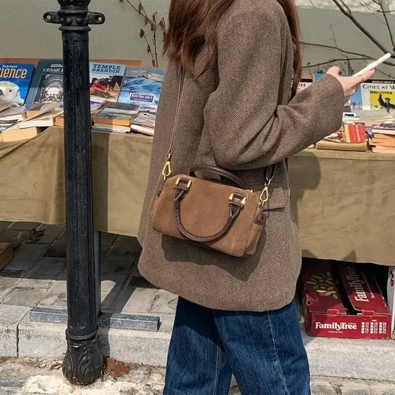 2024 New Pillow Bag Trendy and Fashionable Boston Handbag Simple Retro Plush Versatile Single Shoulder Crossbody Bag for Women