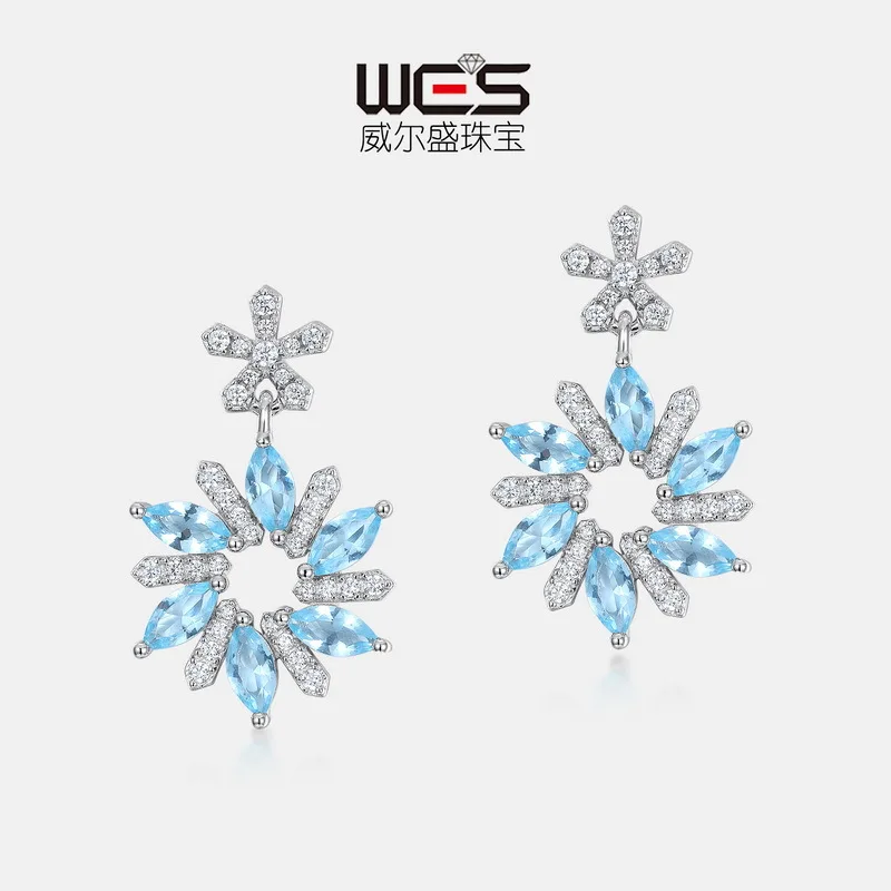 

New Christmas Snowflake Earrings S925 Silver Crystal Brilliant Personalized Earrings, European and American Fashion