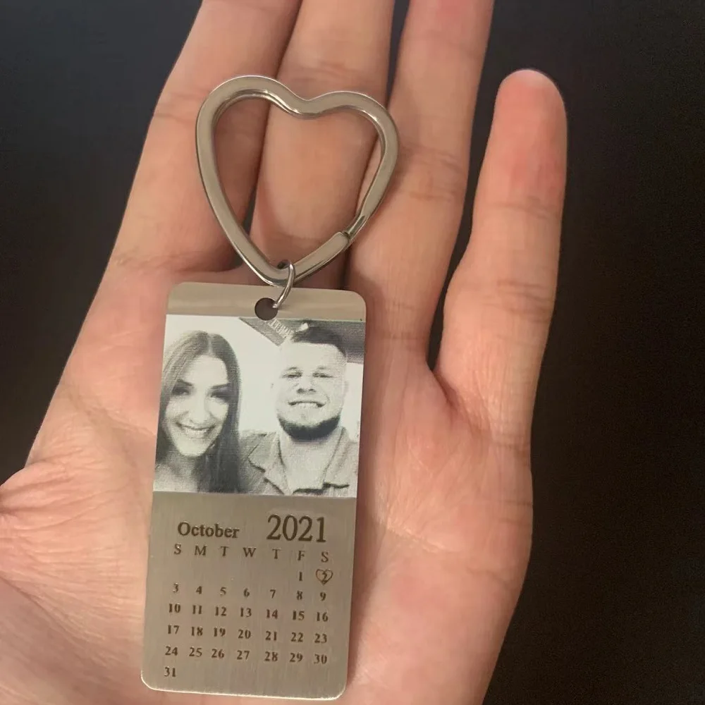 

1xPersonalize DIY Photo Keychain Calendar Birthday Photo Couples Gifts Custom Engraving Image Key Chain Keyring Love Date Couple