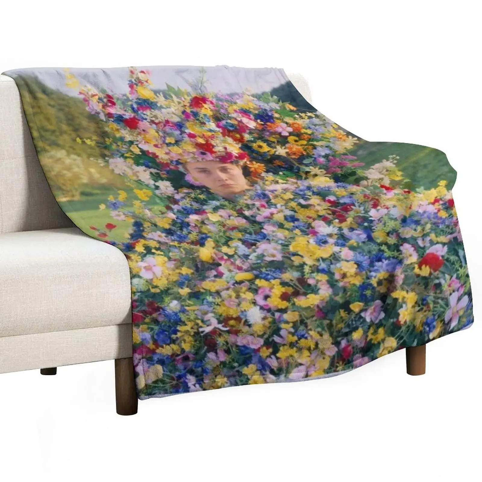 

MIDSOMMAR MAY QUEEN - DANI ARDOR / FLORENCE PUGH Throw Blanket Soft Big Blanket Travel Blanket