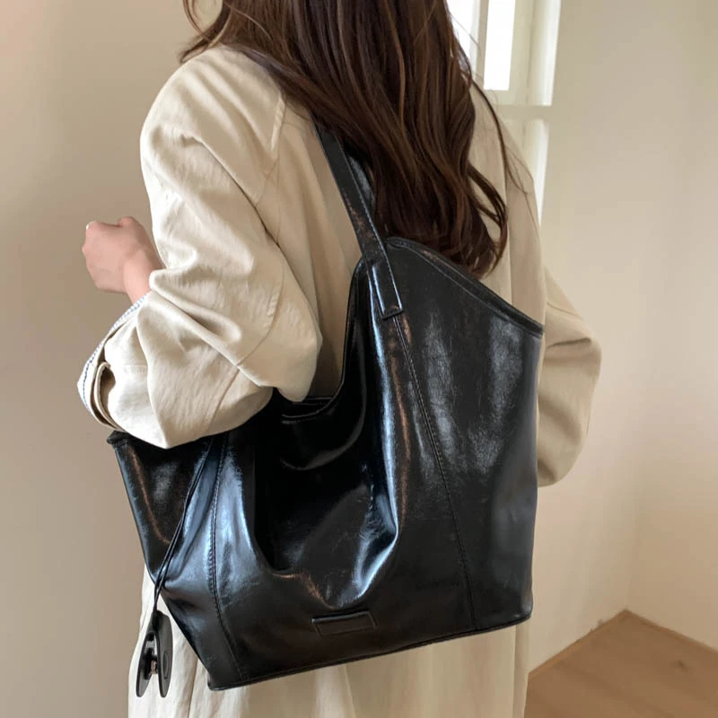Schwarze Damentasche, große Kapazität, Umhängetaschen, hochwertige Lackleder-Handtaschen und Geldbörse, weibliche Retro-Tragetaschen, Sac a Main – Detail 9