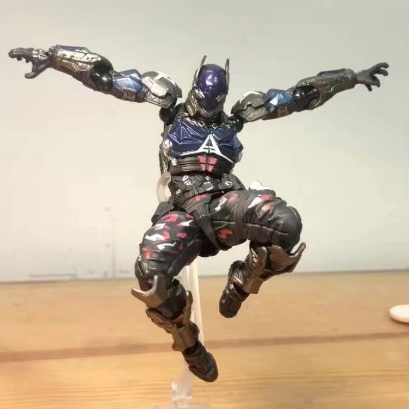 17cm Action Figure Amazing Yamaguchi Model Batman Arkham Knight Bat