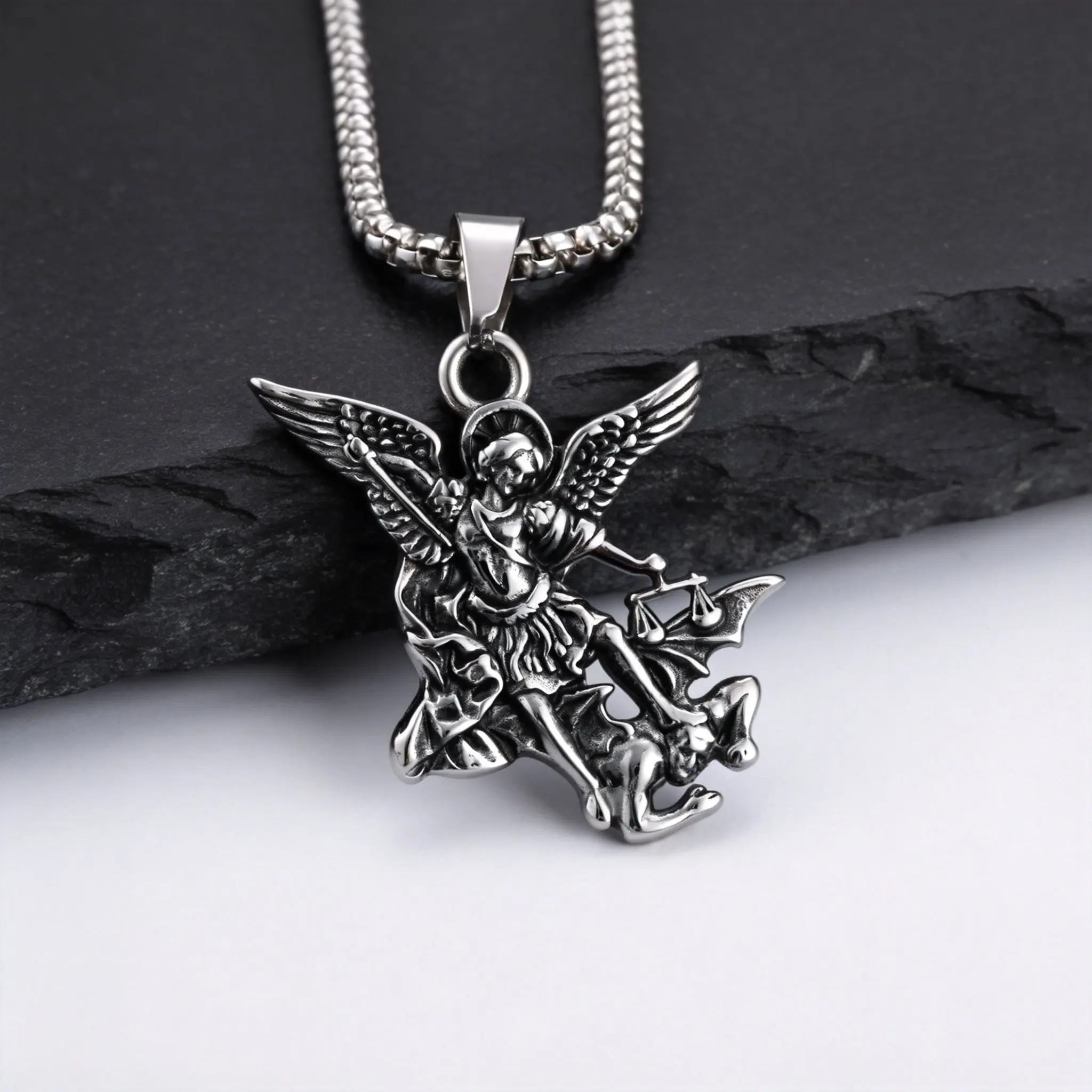Edelstahl Erzengel St. Michael Anhänger Halskette für Männer und Frauen, Religiöses Schutzengel-Amulett Schmuck Geschenk