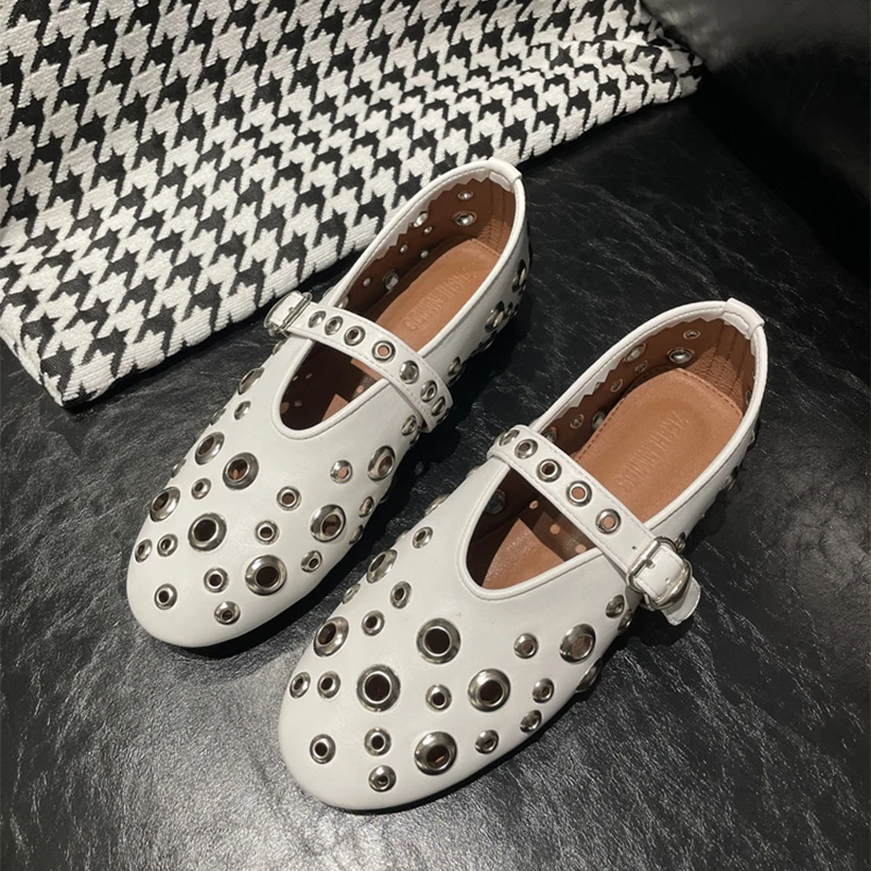 

Women Round Toe Hollow Out Flat Shoes Solid Colors Metal Decor Single Shoes Spring Summer Cute Versatile Leather Ballet Shoes