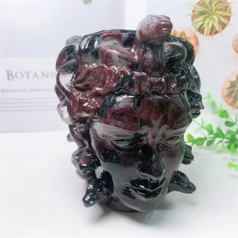 

Natural Garnet Crystal Medusha Skull Carving Crafts Healing Reiki Figurine For Halloween Spoofing Gift 1pcs