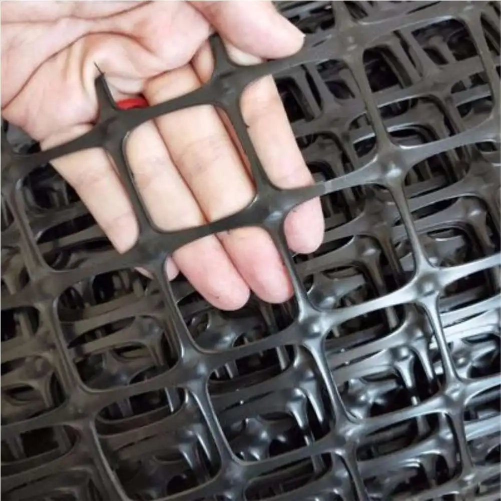 Black Plastic Leakproof Mesh Net Garden Safety Net Cat Pet Chicken Ducks Lattice Mesh Fence Balcony Railing Stairs Protection - Image 2