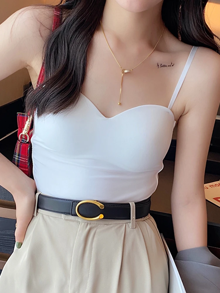 قميص قصير نسائي صيفي أبيض بدون أكمام وأشرطة رفيعة بلون سادة مع أكواب صيفية من الحرير الجليدي بحمالة مريحة