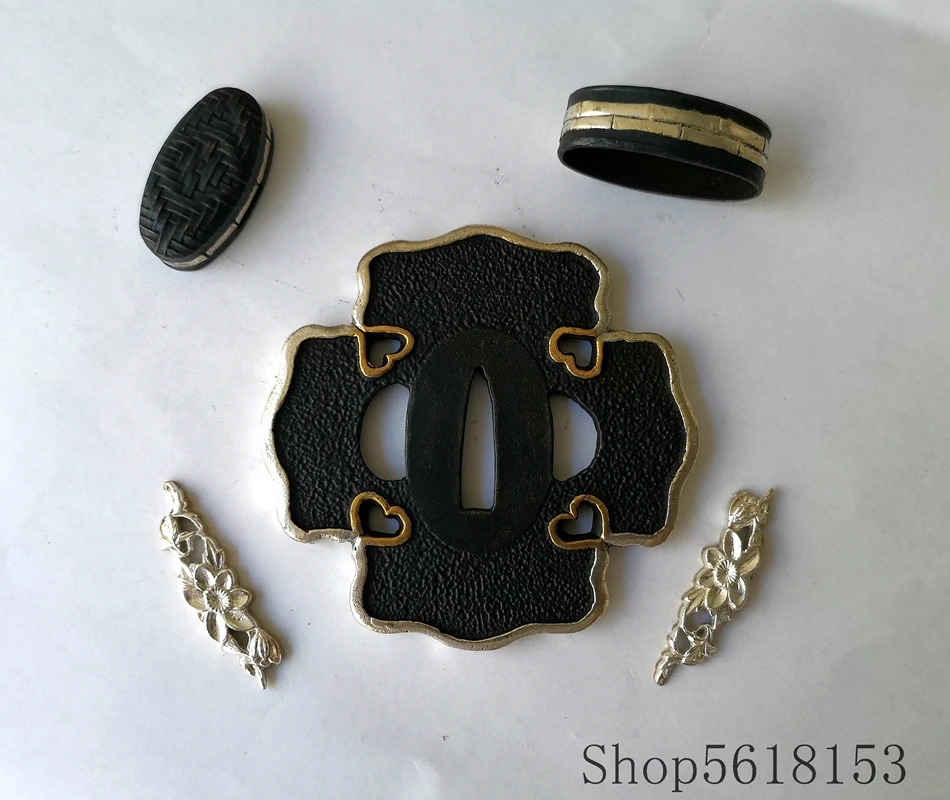 

A Set gold Copper Guan Gong Tsuba Guard for Japan Samurai Sword Katana Tanto Fitting