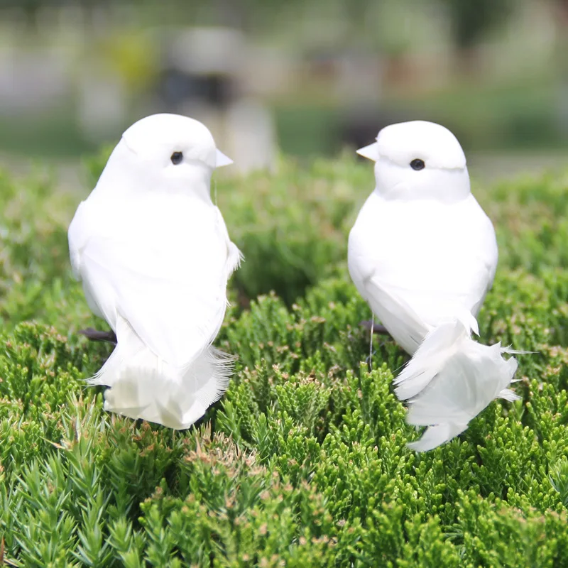 2Pcs Artificial Birds Decorative White Pigeon Ornament with Metal Wire Feather Bird Decoration for Wedding Holiday