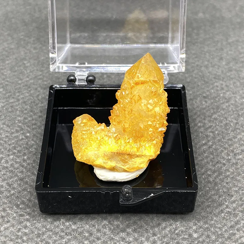 100%  Natural citrine Mineral Specimens Stones and Crystals Healing Crystal from China Box size:35*35*35mm