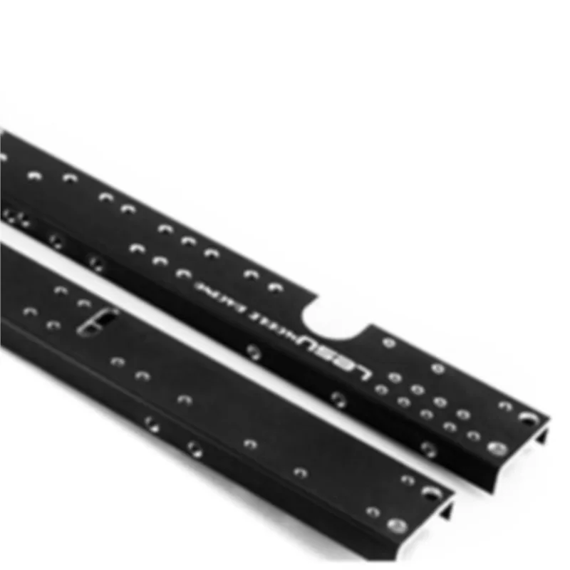 Détail des suspensions et essieux du châssis métallique CNC LESU pour camion benne hydraulique RC 1/14 8x8.