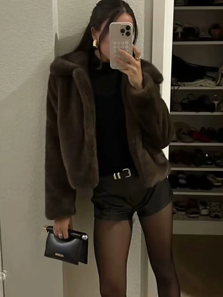 Women's Solid Faux Fur Lapel Coat Light Luxury Fashion Cropped Fluffy Fur Jacket Coat Winter High Street Thicken Outerwear