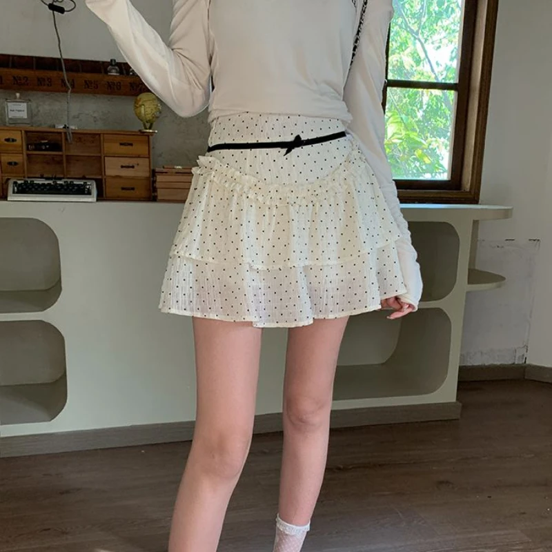 Рисунок 4 - Женская мини-юбка с рюшами и бантом