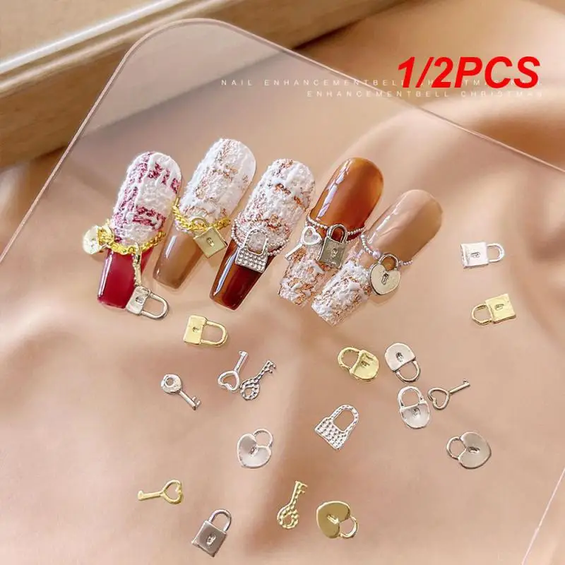 

1/2PCS Nail Art Accessories Elegant Unique Style Luxury Design Mini Size High Quality Material Daira Gold Lock Nail Jewelry