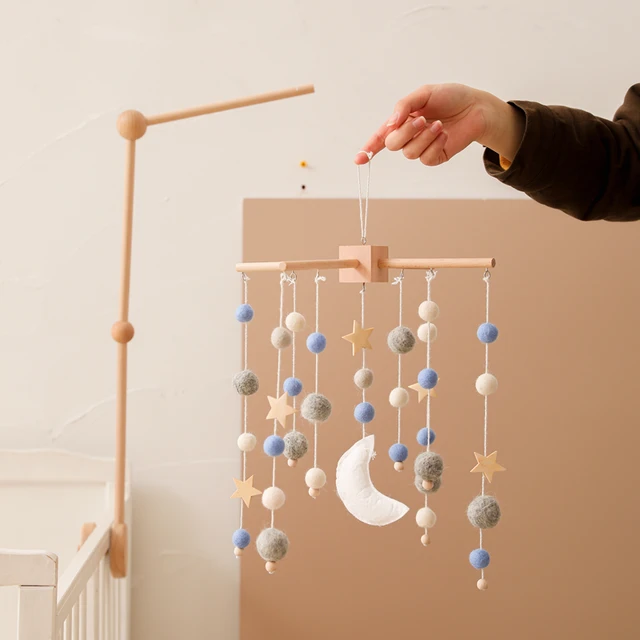 2Pc Newborn Wooden Bed Bell Bracket Set Mobile Hanging Rattles Toys Hanger Baby Crib Mobile Bed Bell Toy Holder Arm Bear Bracket 1