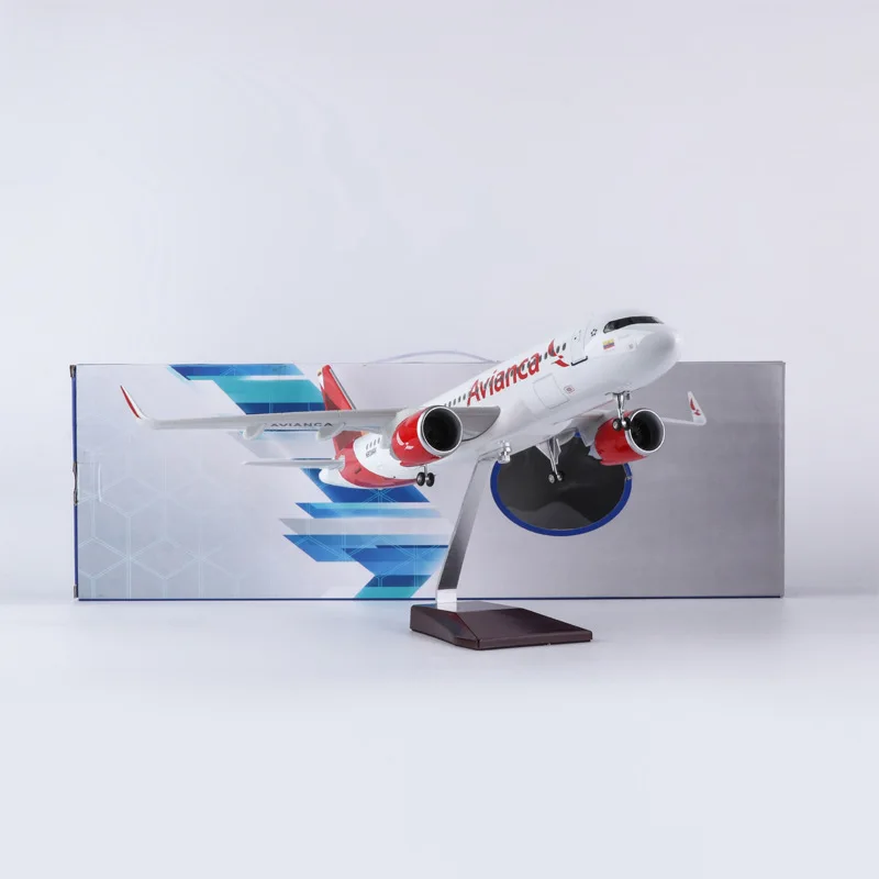 1:150 Scale Airplane Diecast Resin Aircraft Avianca Boeing B787/A320 Neo Airline Plane Model Collection Display Gifts Fans Toys