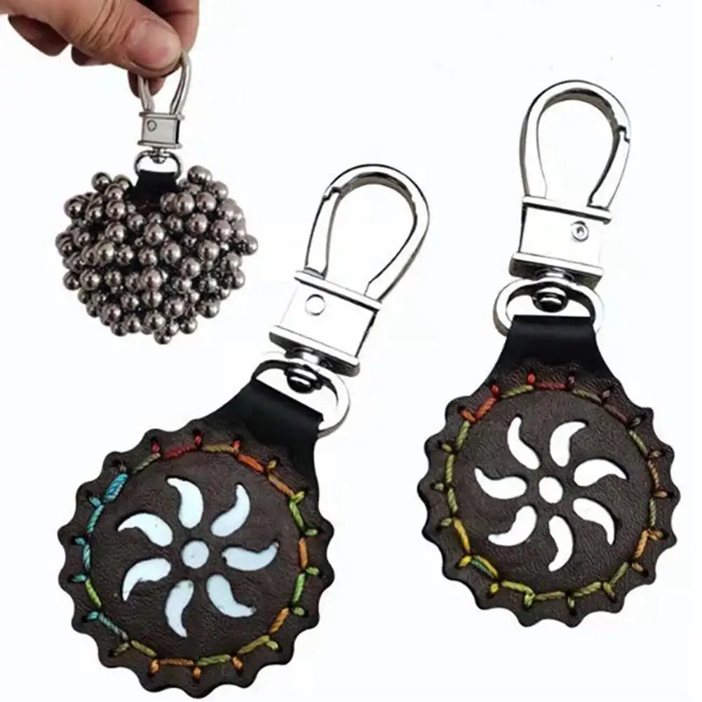 

Magnetic Pendant Keychain Outdoor Slingshot Steel Ball With Magnetic Keychain Decoration (random Color)