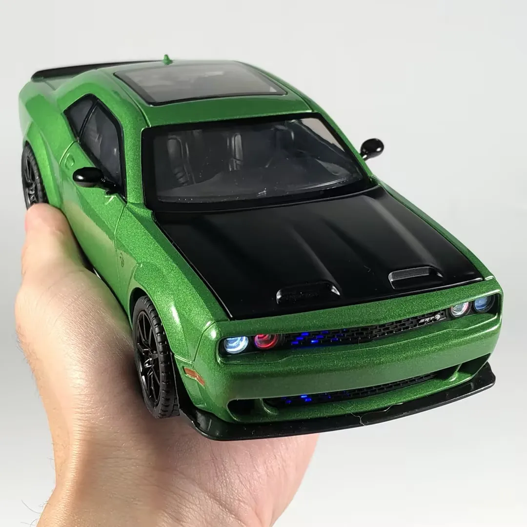 1:24 닷지 챌린저 Hellcat Redeye 플래시 버전 합금 금속 다이캐스트 모델 미국 근육 자동차 장식 장식품 생일