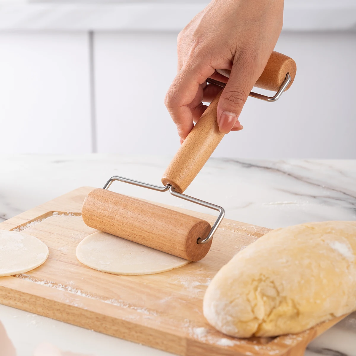 1PC Maple wood double-ended rolling pin; solid wood labor-saving roller-style flour stick; roller-style dough roller 1PC Maple wood double-ended rolling pin; solid wood labor-saving roller-style flour stick; roller-style dough roller