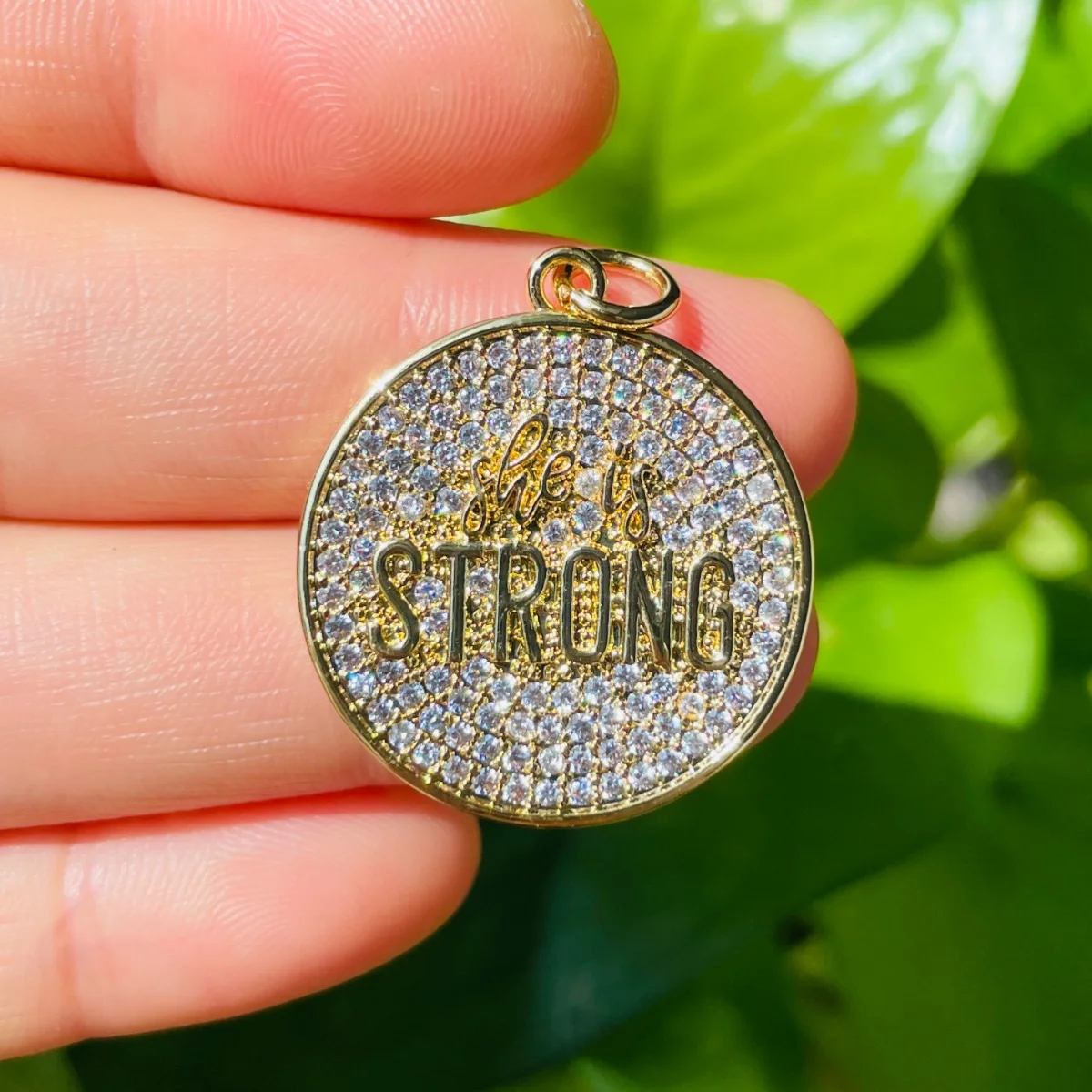 

5pcs She Is Strong Quote Disc Charm Gold-Plated Cubic Zirconia Pave Pendant For Women Jewelry Bracelet Necklace Accessory Supply