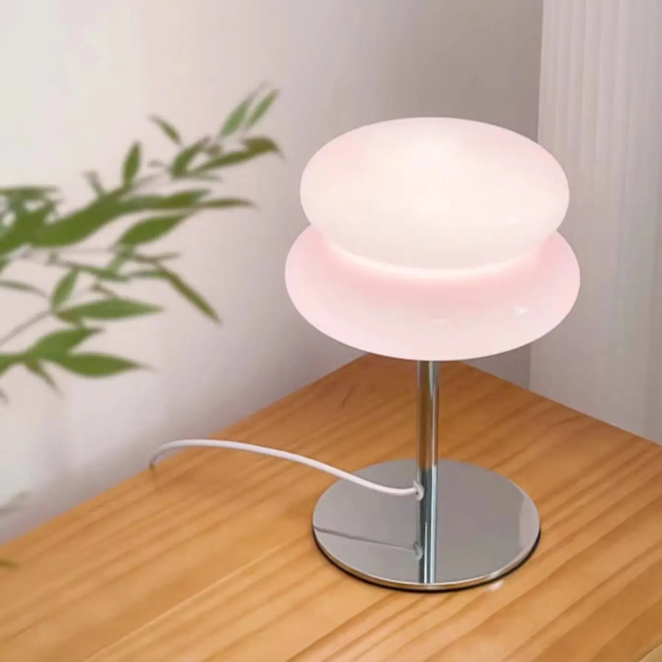 USB 플러그가 있는 현대적인 LED 캔디 색상 핑크/블루/레드/오렌지/옐로우/화이트 장 테이블 램프, 침대 옆 램프, 테이블 램프.