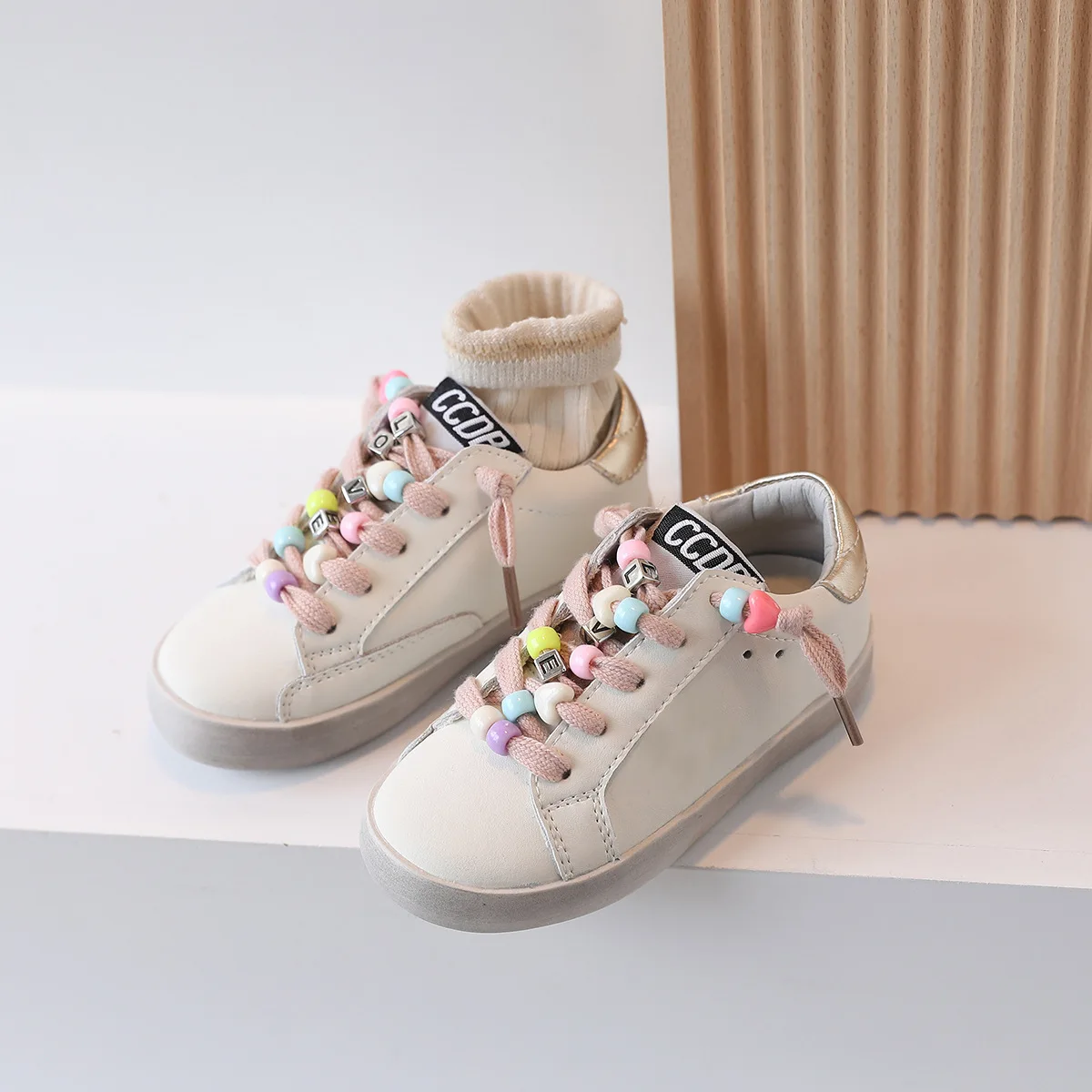 Girls' cartoon anti slip board shoes Korean version pearl dirty shoes Children's single shoes