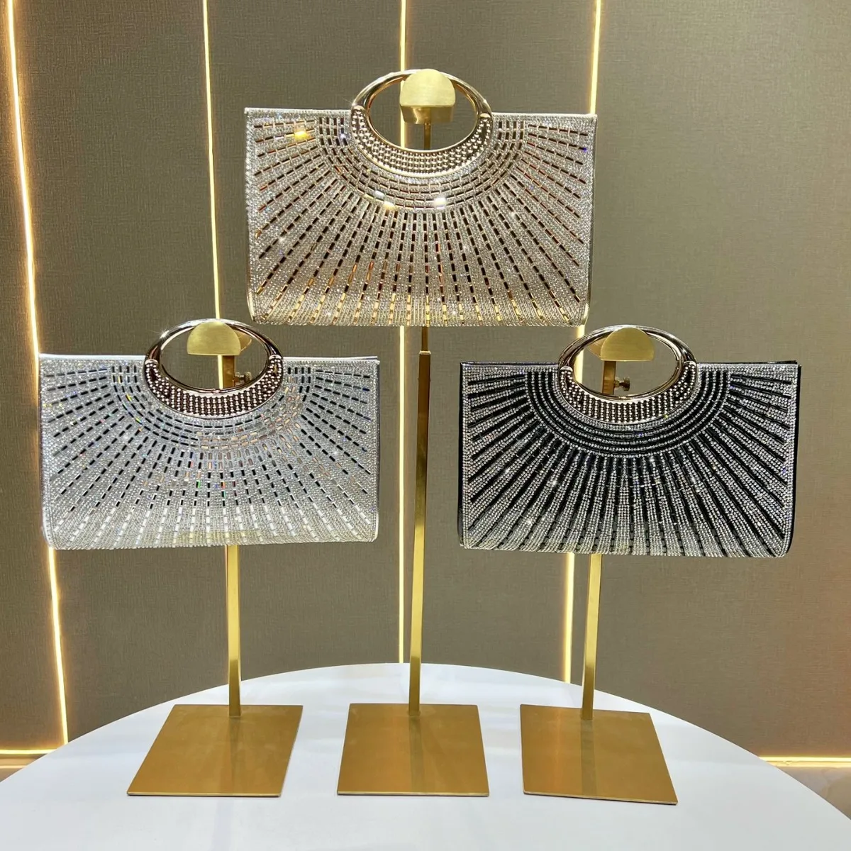 Retro Diamond Evening Clutch Bag With Chain Strap For Women_voghion.com