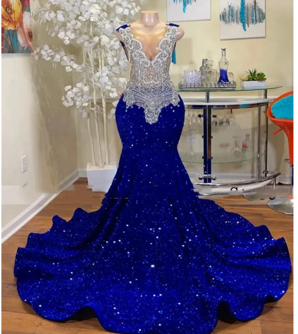 

2024 Luxury Royal Blue Prom Dress Dubai Beaded Crysatl Velvet Sequined Mermaid Long Evening Formal Gowns Robe De Soiree Vestidos