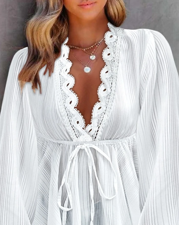 Рисунок 2 - Блузка женская однотонная с V-образным