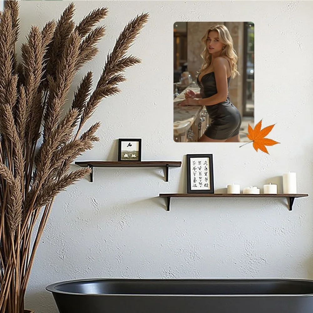 빈티지 섹시한 금발 여성 검정 가죽 미니 드레스를 입은 바 카운터 레트로 금속 틴 사인, 소박한 대리석 주방 카운터 모델 벽 장식