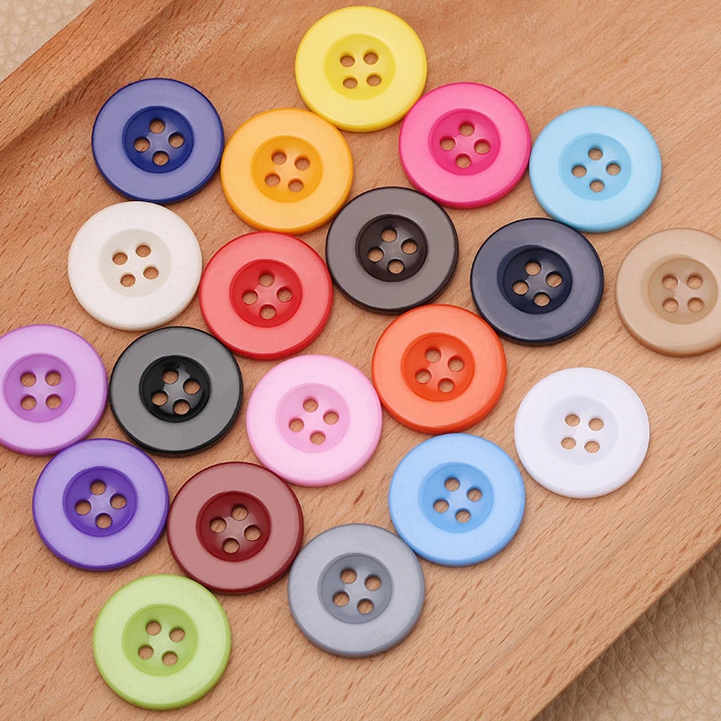 셔츠, 정장 및 재킷 재봉 용품에 대 한 넓은 가장자리와 4 개의 구멍을 가진 5PCS 다채로운 수 지 DIY 단추
