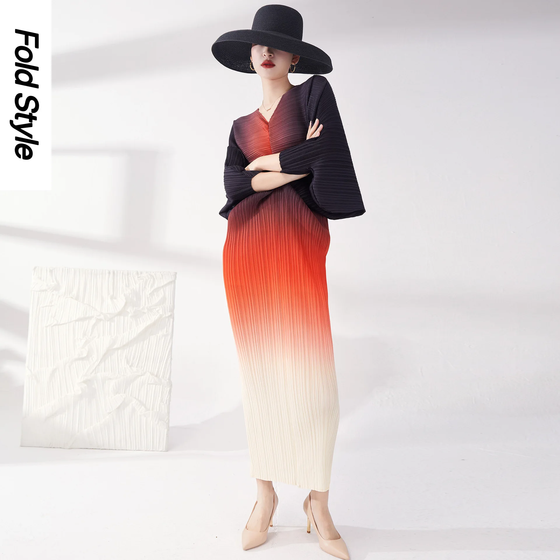 

2024 Spring and Autumn New Three Mansion Pleated Gradient Women's Dress Bat Sleeve Long Style Temperament Women's Dress