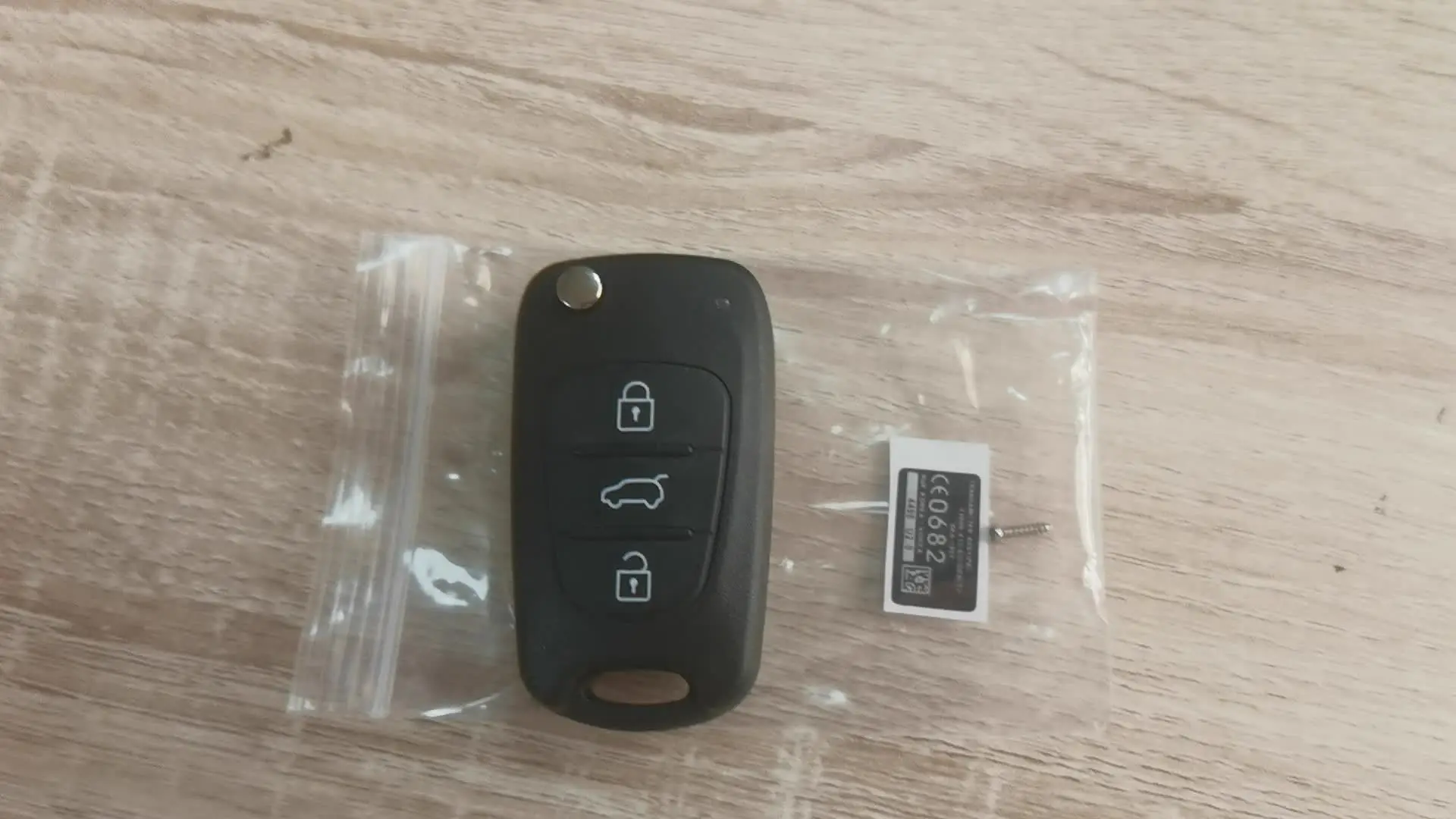 HIBEYO Chiave pieghevole per auto adatta per Kia K5 Rio Ceed Cerato, custodia protettiva per telecomando per Hyundai ix20 I20 I30 IX35 Elantra Santa
