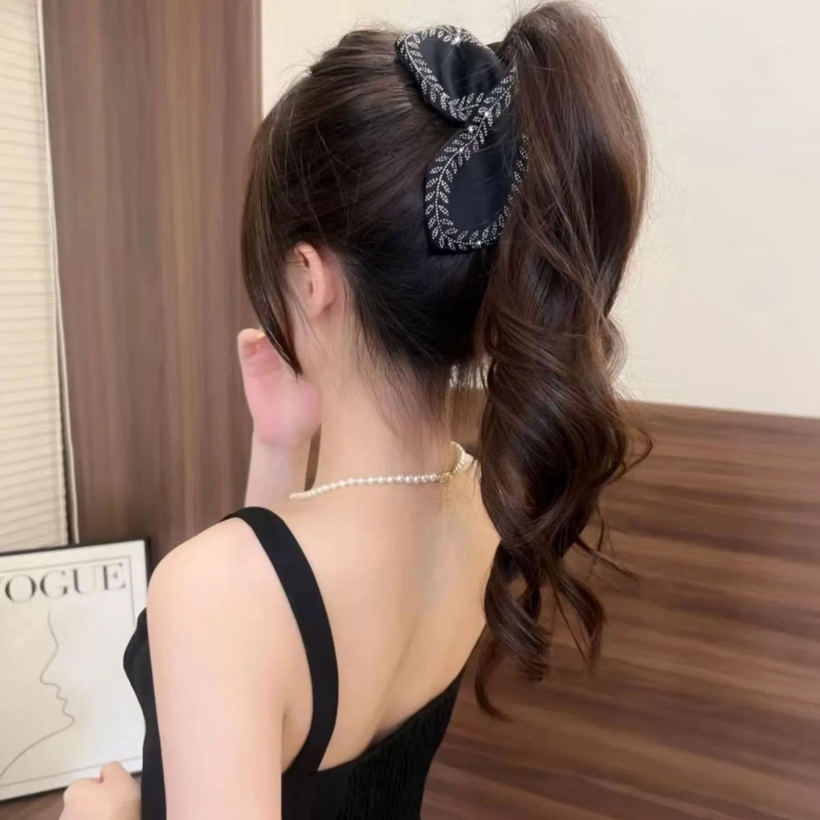 1PC Elegant Rhinestone Bow Hair Claw, Black Satin Hair Clip for Women, Glamorous Hair Accessory for Updos and Parties