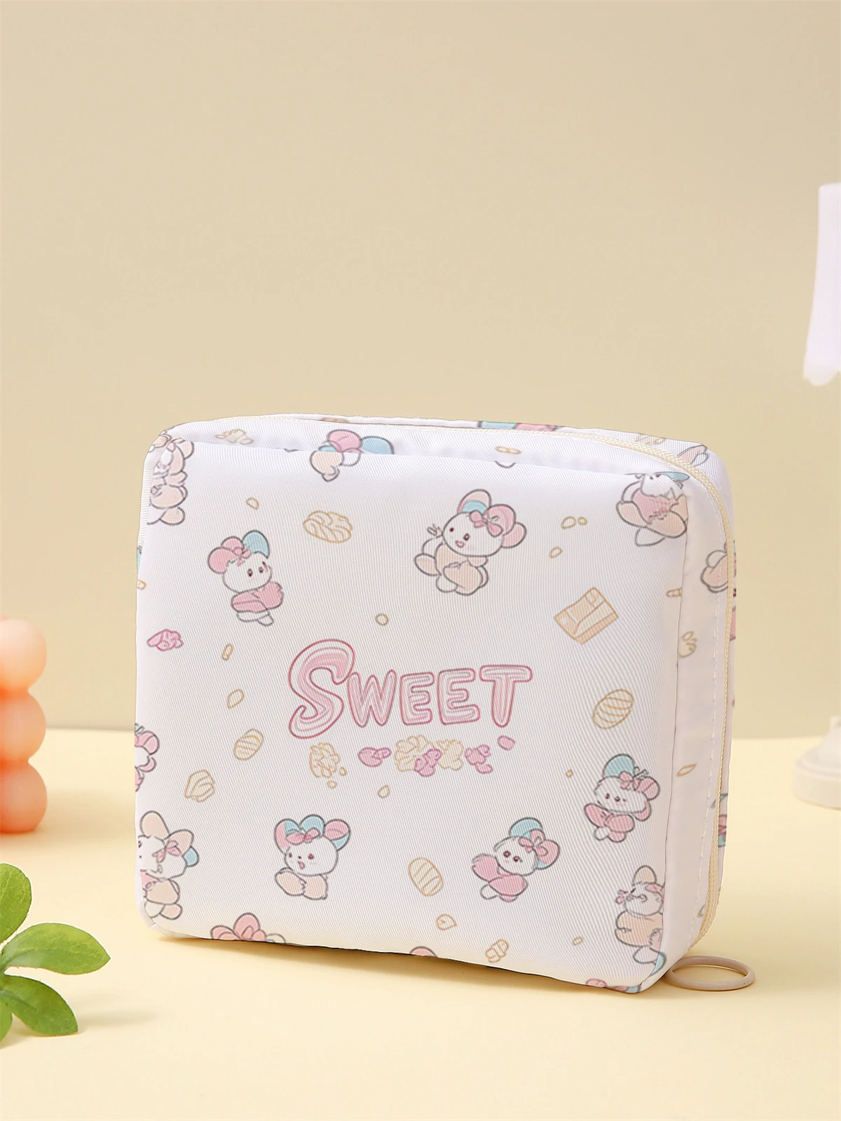 Cartoon printed sanitary napkin storage bag, women's lightweight tissue bag, sanitary tissue bag