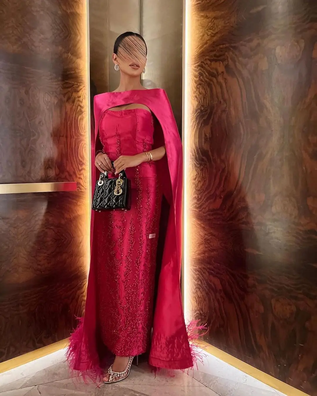 

Vintage Straight Fuchsia Satin Prom Dresses Beadings Feathers Strapless Ankle Length Evening Dresses Formal Party Dresses