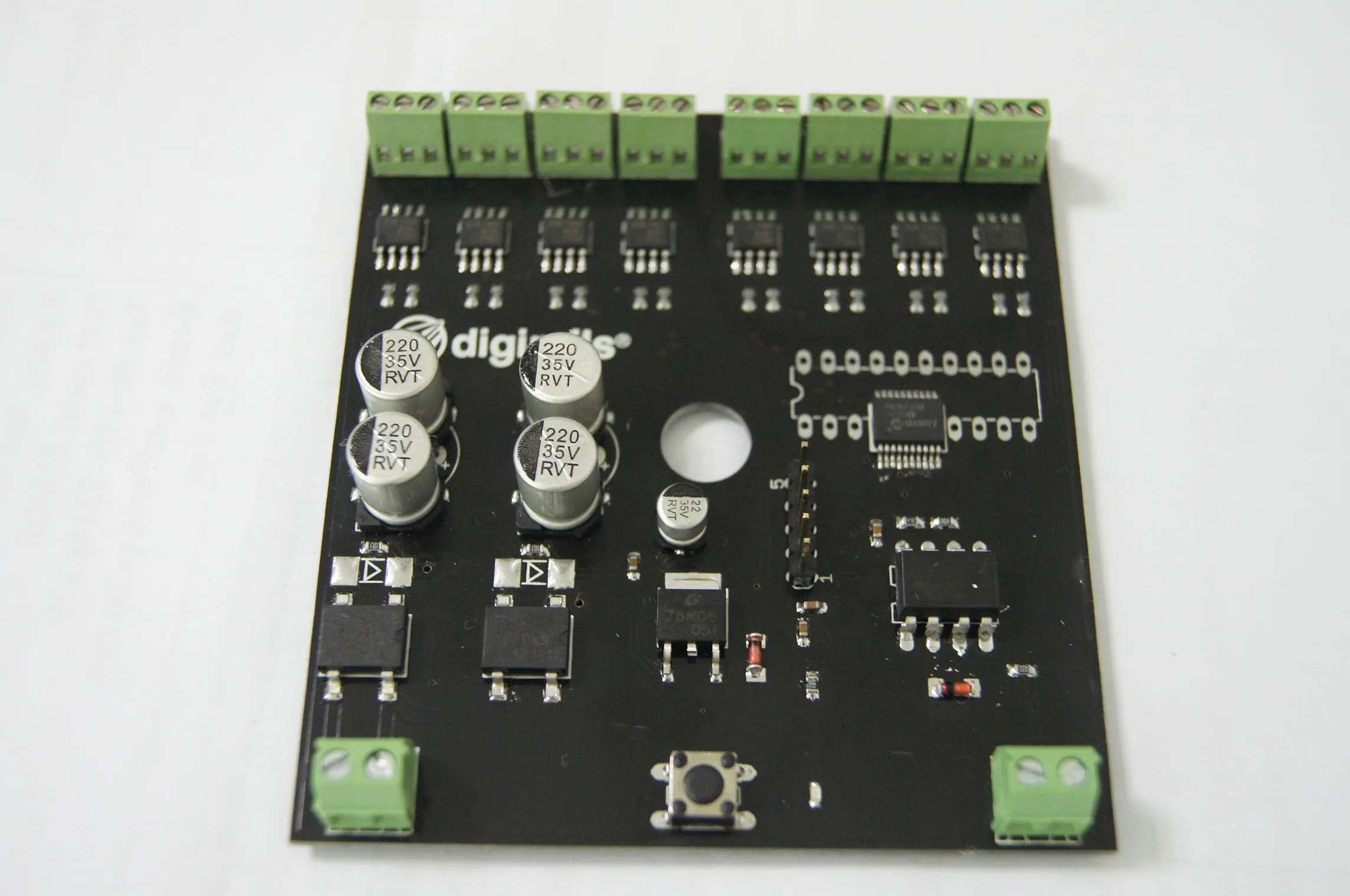 16-Channel Switch Decoder Digikeijs DR4018 integrated circuits