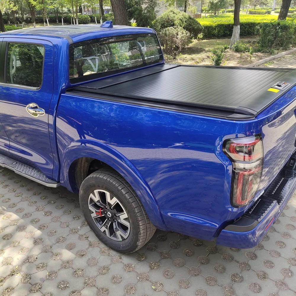 Ол оның аузына өз мүшесін салды.